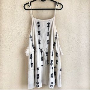Zara White & Navy Sleeveless Dress - Size Small